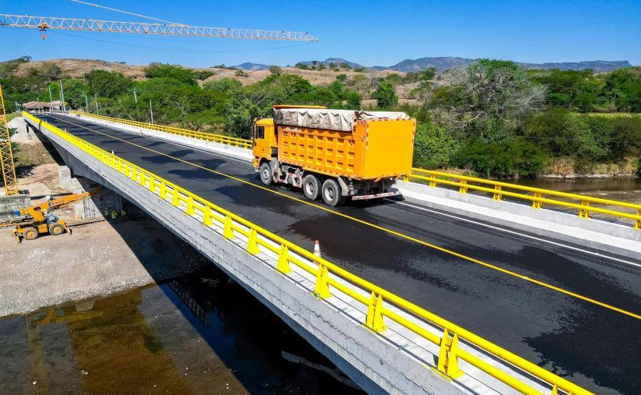 Construcción Puente Titihuapa image